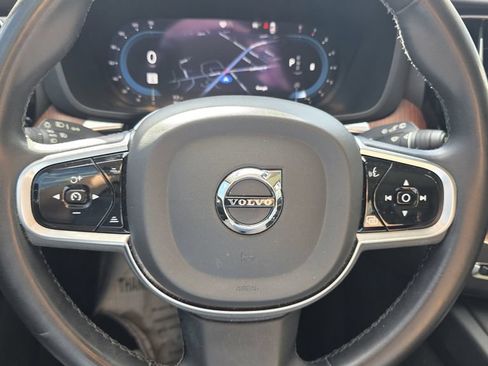 Used 2023 Volvo XC60 B5 Plus FWD image 16