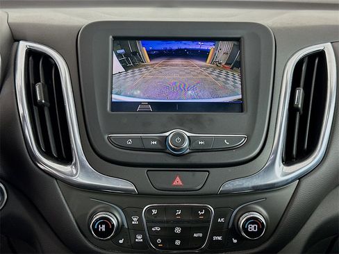 Used 2021 Chevrolet Equinox LT image 14