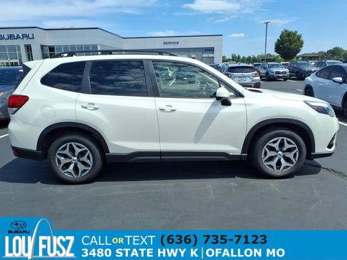 Used 2023 Subaru Forester Premium AWD/4WD image 31