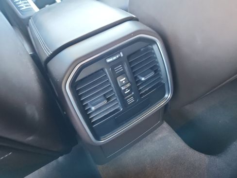 Used 2015 Porsche Macan Turbo image 33