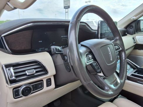 Used 2019 Lincoln Navigator L Reserve AWD/4WD image 10