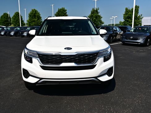Used 2021 Kia Seltos S AWD/4WD image 3