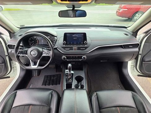 Used 2022 Nissan Altima 2.5 SR image 11