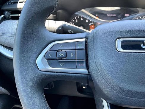 Used 2024 Jeep Compass Latitude AWD/4WD image 27