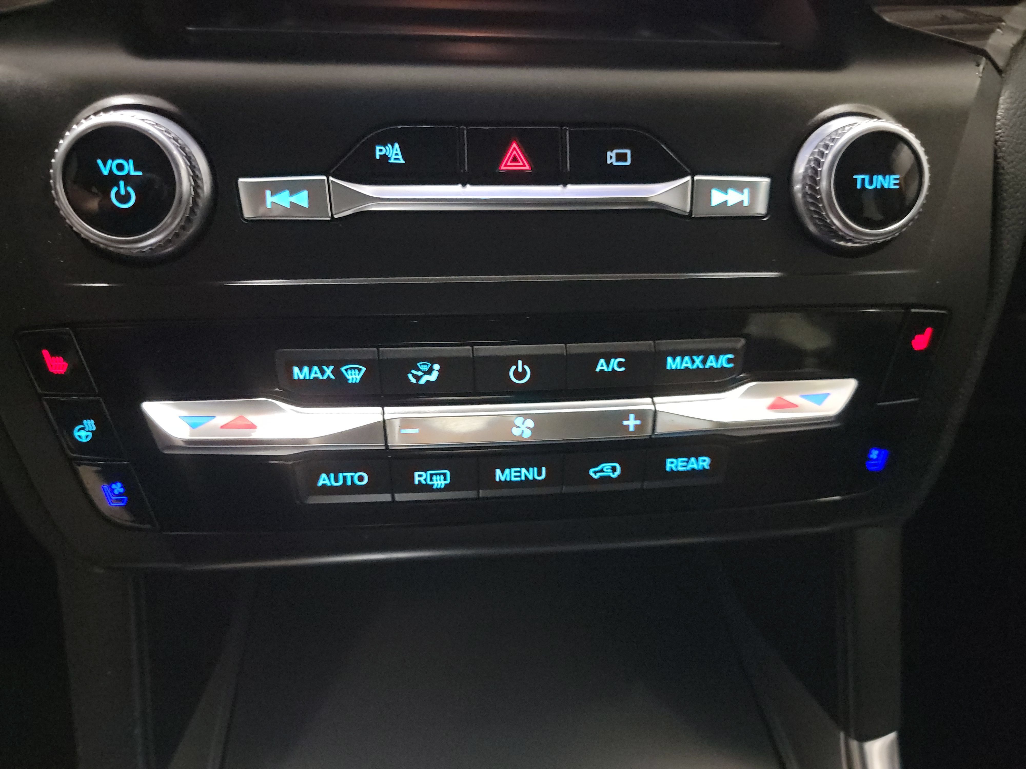 Used 2020 Ford Explorer Limited AWD/4WD image 21