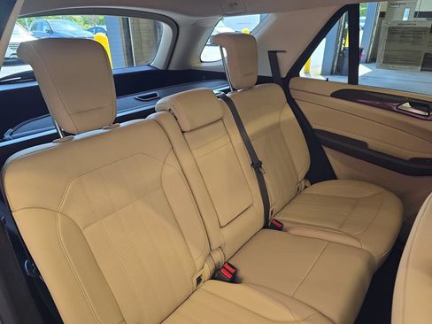 Used 2019 Mercedes-Benz GLE 400 4MATIC image 14