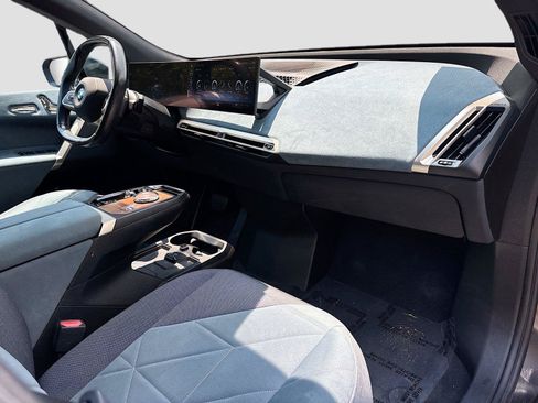 Used 2023 BMW iX xDrive50 w/ Premium Package AWD/4WD image 32