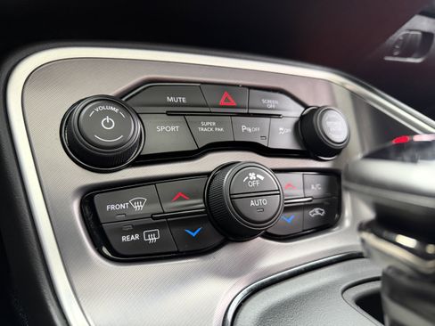 Used 2020 Dodge Challenger R/T w/ Plus Package image 34