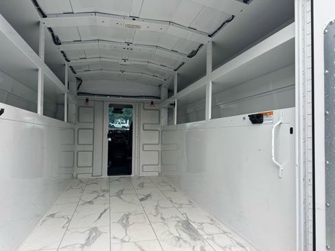 Used 2018 RAM ProMaster 3500 w/ Premium Appearance Group FWD image 6