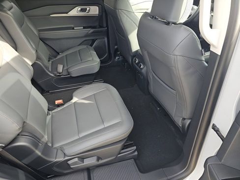 New 2026 Ford Explorer Active w/ Active Comfort Package image 24