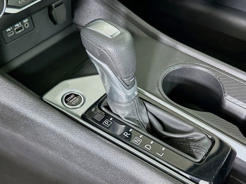 Used 2025 Nissan Altima 2.5 SV FWD image 24