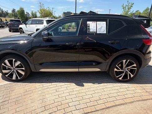 Used 2022 Volvo XC40 P8 Recharge Plus AWD/4WD image 11