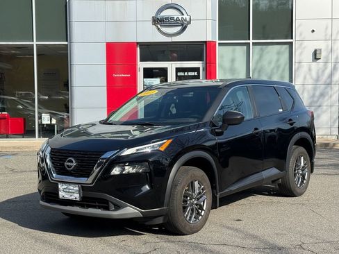 Used 2023 Nissan Rogue S image 1