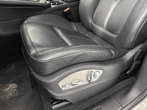 Used 2023 Porsche Macan AWD/4WD image 12