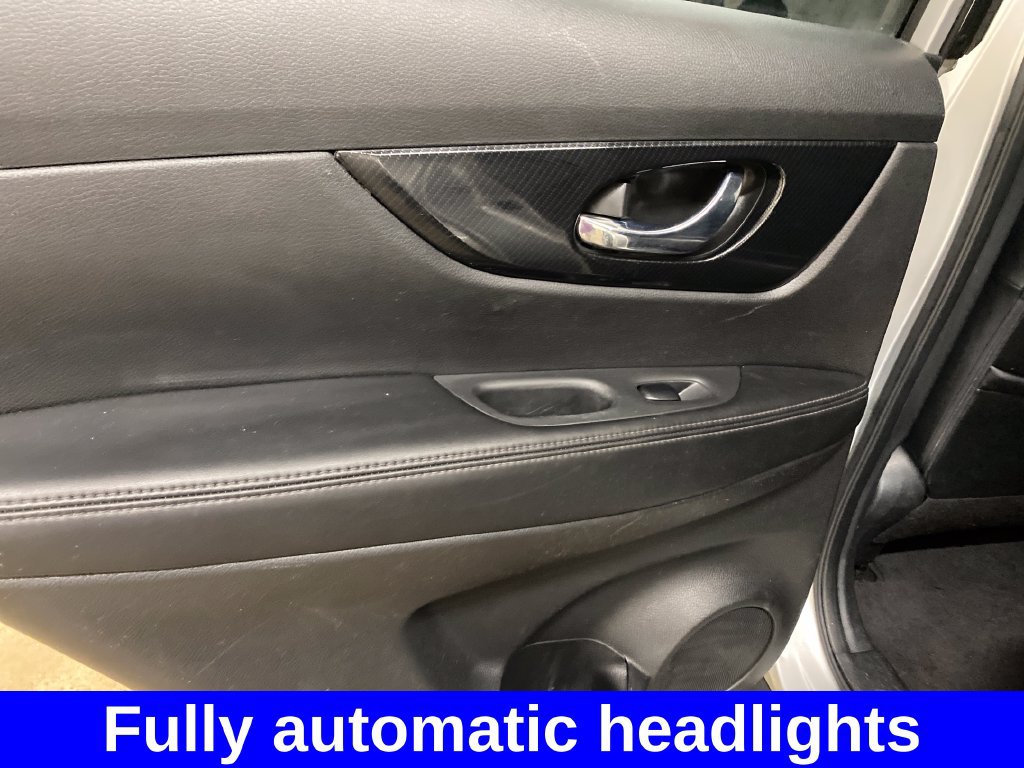 Used 2017 Nissan Rogue SL AWD/4WD image 12