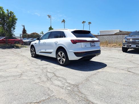 Used 2024 Audi Q8 e-tron Premium Plus w/ Premium Plus Package AWD/4WD image 4