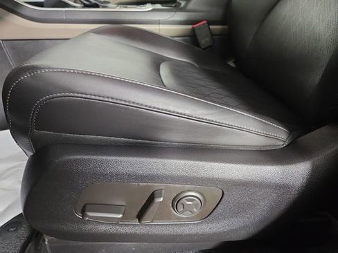 Certified 2025 Kia Carnival image 32