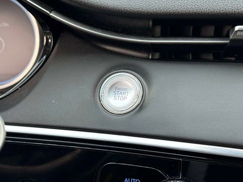 Used 2025 Genesis GV70 2.5T image 29