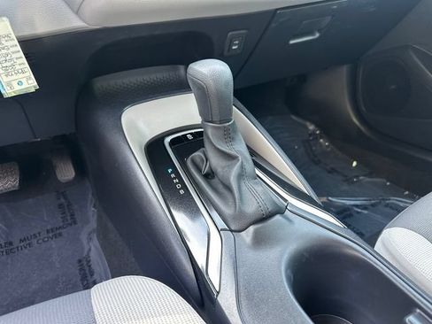 Used 2025 Toyota Corolla LE FWD image 24
