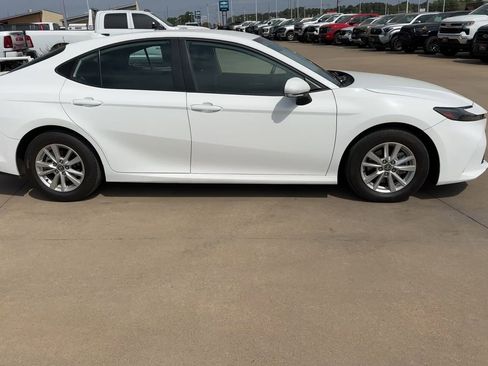 Used 2025 Toyota Camry LE image 2