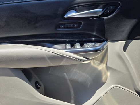 Used 2023 Cadillac XT4 Premium Luxury FWD image 25