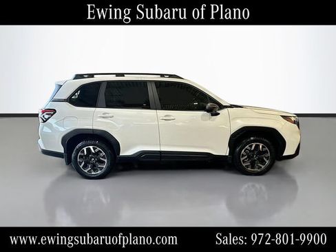 Used 2025 Subaru Forester Premium AWD/4WD image 8
