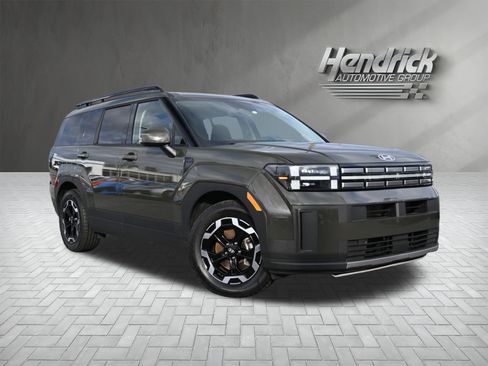 Used 2024 Hyundai Santa Fe SEL image 2