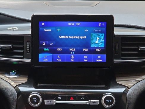 Used 2021 Ford Explorer Limited image 22