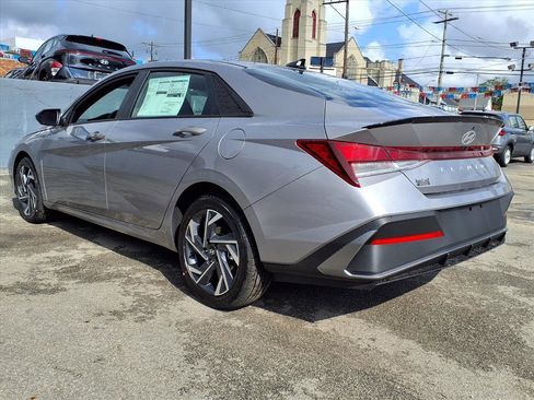 New 2025 Hyundai Elantra Sport FWD image 3