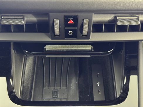 Used 2024 Porsche Cayenne S w/ Premium Package Plus image 31