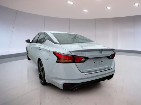 Used 2023 Nissan Altima 2.5 SR image 3