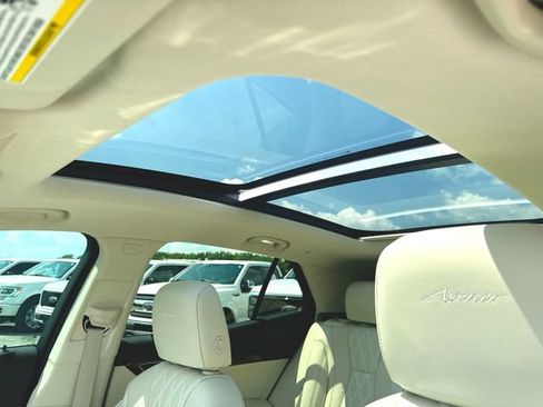 Used 2023 Buick Envision Avenir AWD/4WD image 19