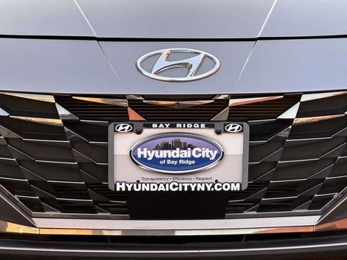 Used 2023 Hyundai Elantra Limited FWD image 12