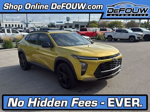 Used 2024 Chevrolet Trax ACTIV w/ Sunroof Package FWD image 1