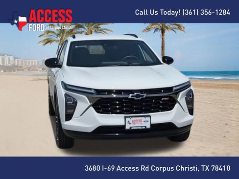 Used 2026 Chevrolet Trax RS FWD image 3