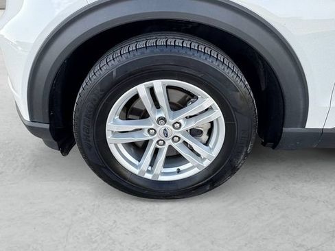 Used 2023 Ford Explorer XLT RWD image 23