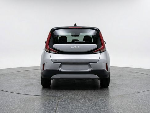 Used 2025 Kia Soul LX w/ LX Technology Package image 7