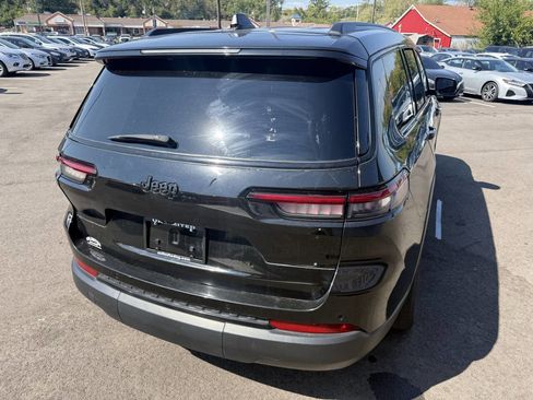 Used 2021 Jeep Grand Cherokee L Laredo image 8