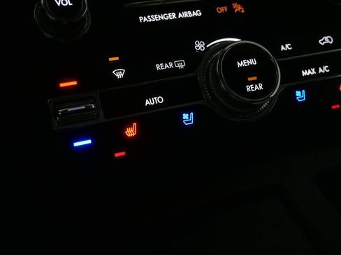 Used 2023 Lincoln Navigator Reserve image 24