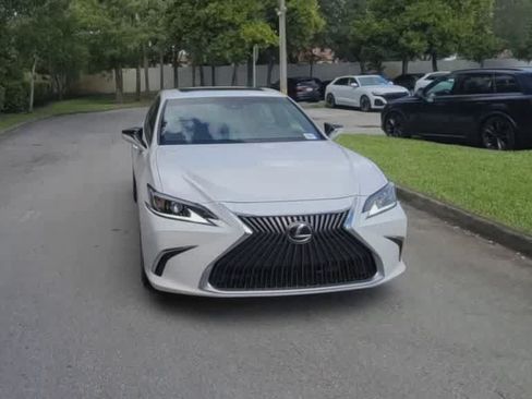 Used 2019 Lexus ES 350 w/ Accessory Package 2 FWD image 3