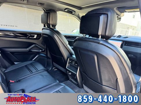 Used 2023 Porsche Cayenne w/ Premium Package AWD/4WD image 36