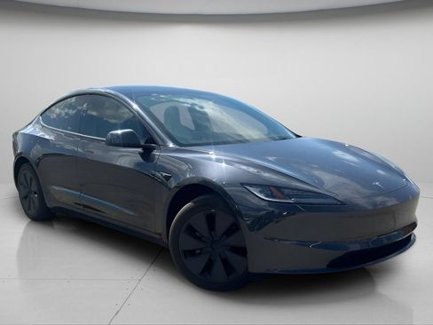 Used 2025 Tesla Model 3 Long Range RWD image 2