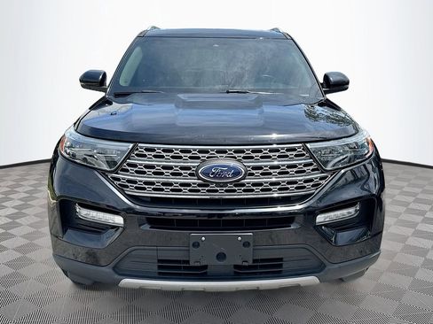 Used 2022 Ford Explorer Limited w/ Equipment Group 301A RWD image 2