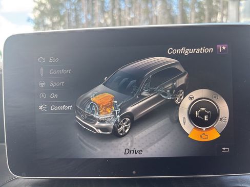 Used 2018 Mercedes-Benz GLC 43 AMG GLC 43 AMG image 40