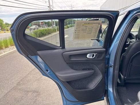 Certified 2025 Volvo XC40 B5 Plus AWD/4WD image 16