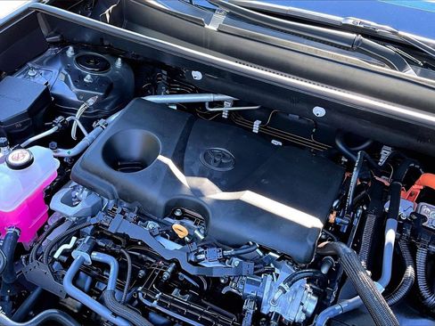 Used 2024 Toyota RAV4 XLE image 28