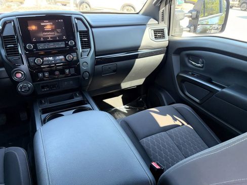 Used 2024 Nissan Titan SV w/ SV Convenience Package AWD/4WD image 24
