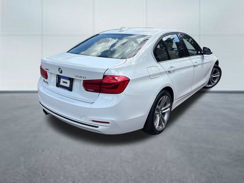 Used 2018 BMW 330i xDrive Sedan AWD/4WD image 4
