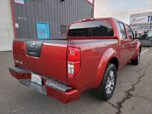 Used 2012 Nissan Frontier SV w/ Sport Appearance Pkg image 5