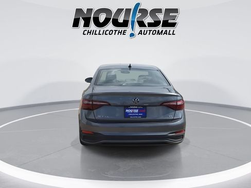 Used 2024 Volkswagen Jetta SE FWD image 7